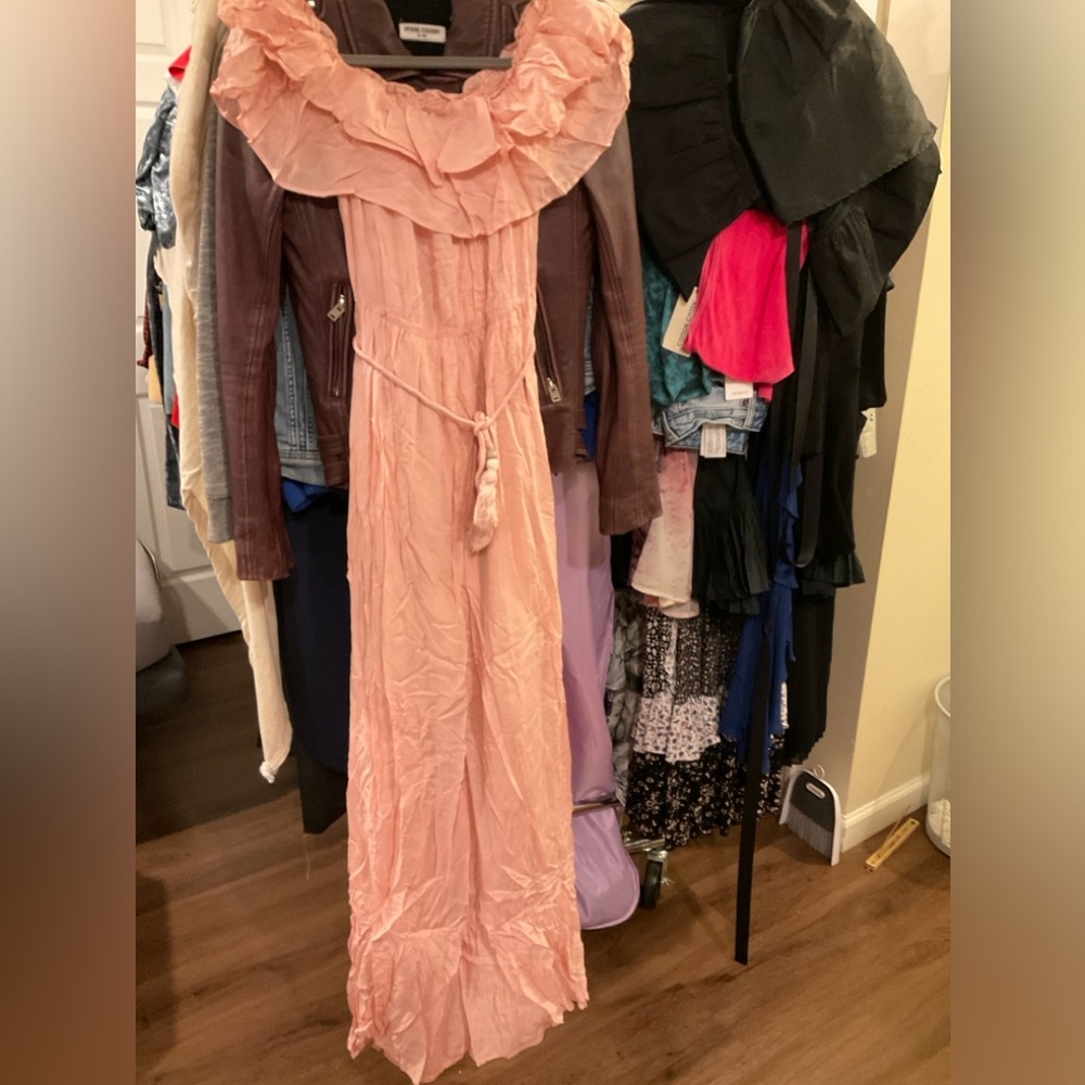 🆕Pink Off The Shoulder Flounced Flowy Ruffled Maxi Dress With Tasseled Belt - Picture 3 of 14